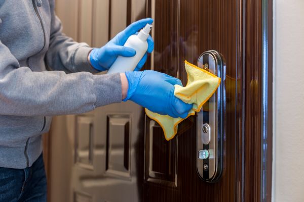 Cách bảo dưỡng bàn ghế theo chất liệu (chuẩn nhất 2025)