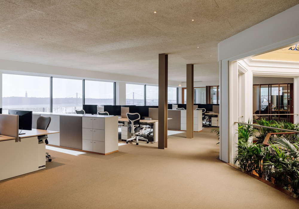 minimal office workspace